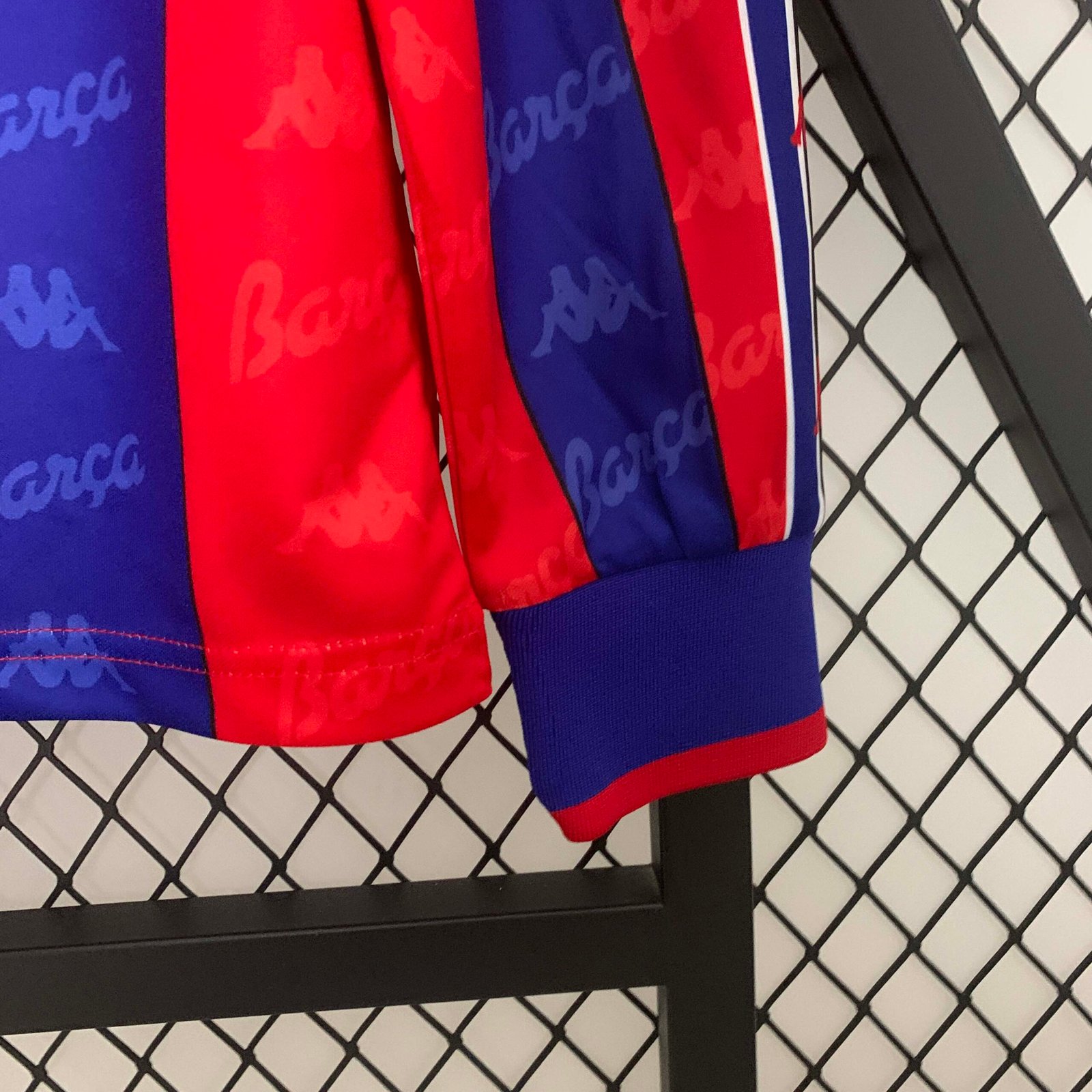 20068adfc568f5941a704127802779f0 1995-1997 Retro Long Sleeve Barcelona Home Football Shirt 1:1 Thai Quality - Image 8