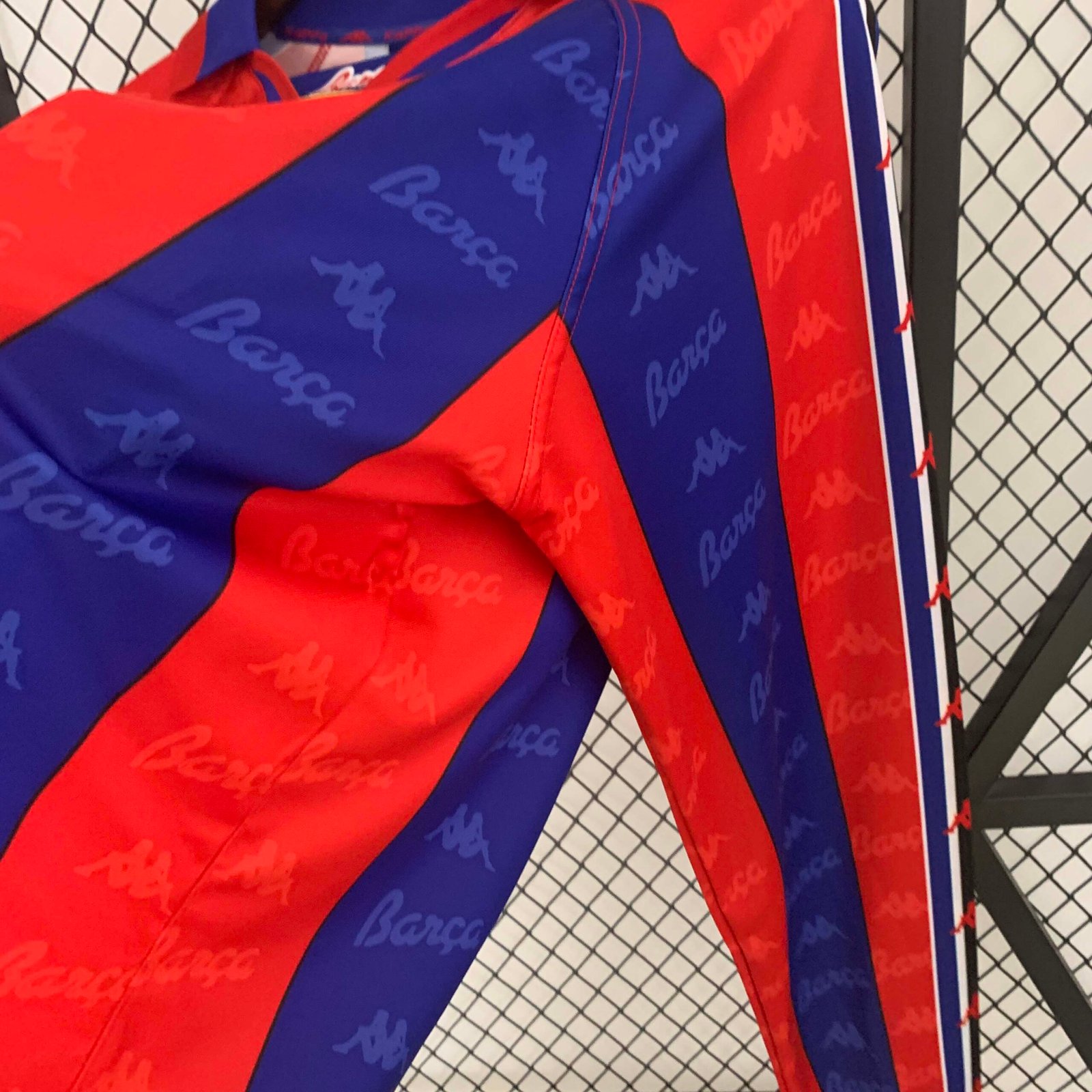 34793dea40ba5e534b853023c86e09e2 1995-1997 Retro Long Sleeve Barcelona Home Football Shirt 1:1 Thai Quality - Image 5