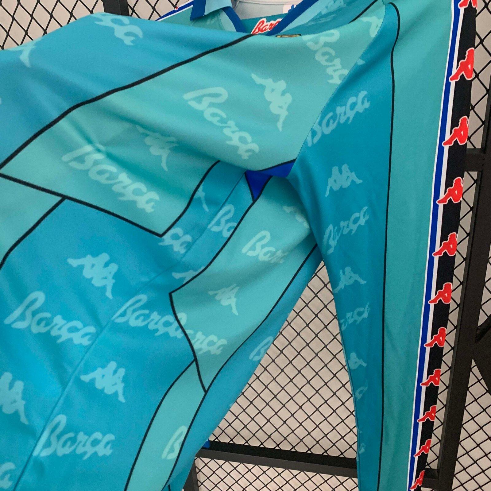 6ec4872ce5871a6ce9226e5d3aad182e 1995-1997 Retro Long Sleeve Barcelona Away Football Shirt 1:1 Thai Quality - Image 5