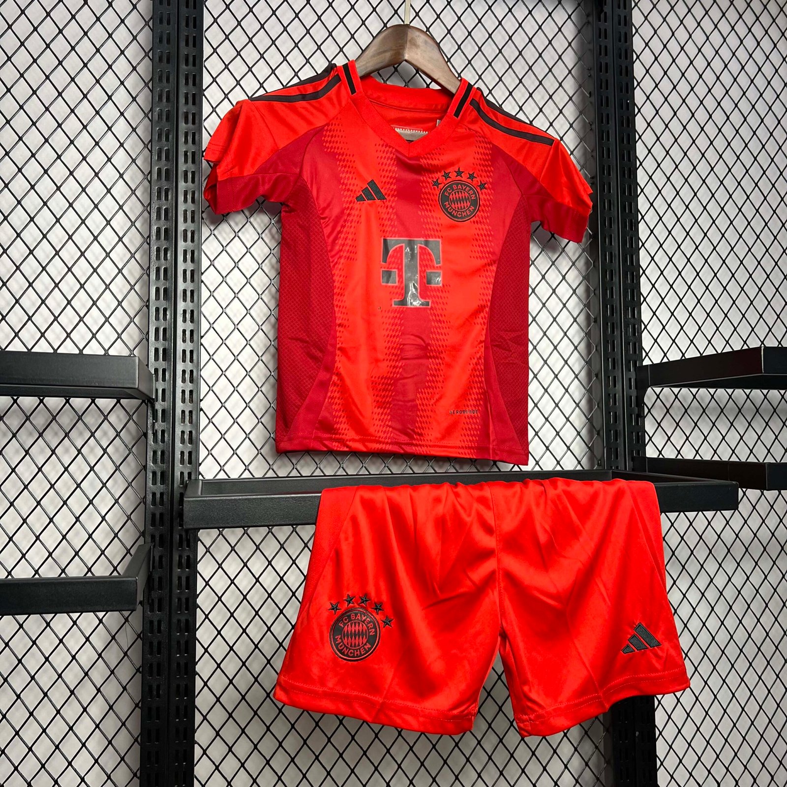 735d75a3099c0e10a3d1eb4c0f5f7d9c 2024-2025 KIDS Bayern Munich Home Football Shirt 1:1 Thai Quality - Image 3