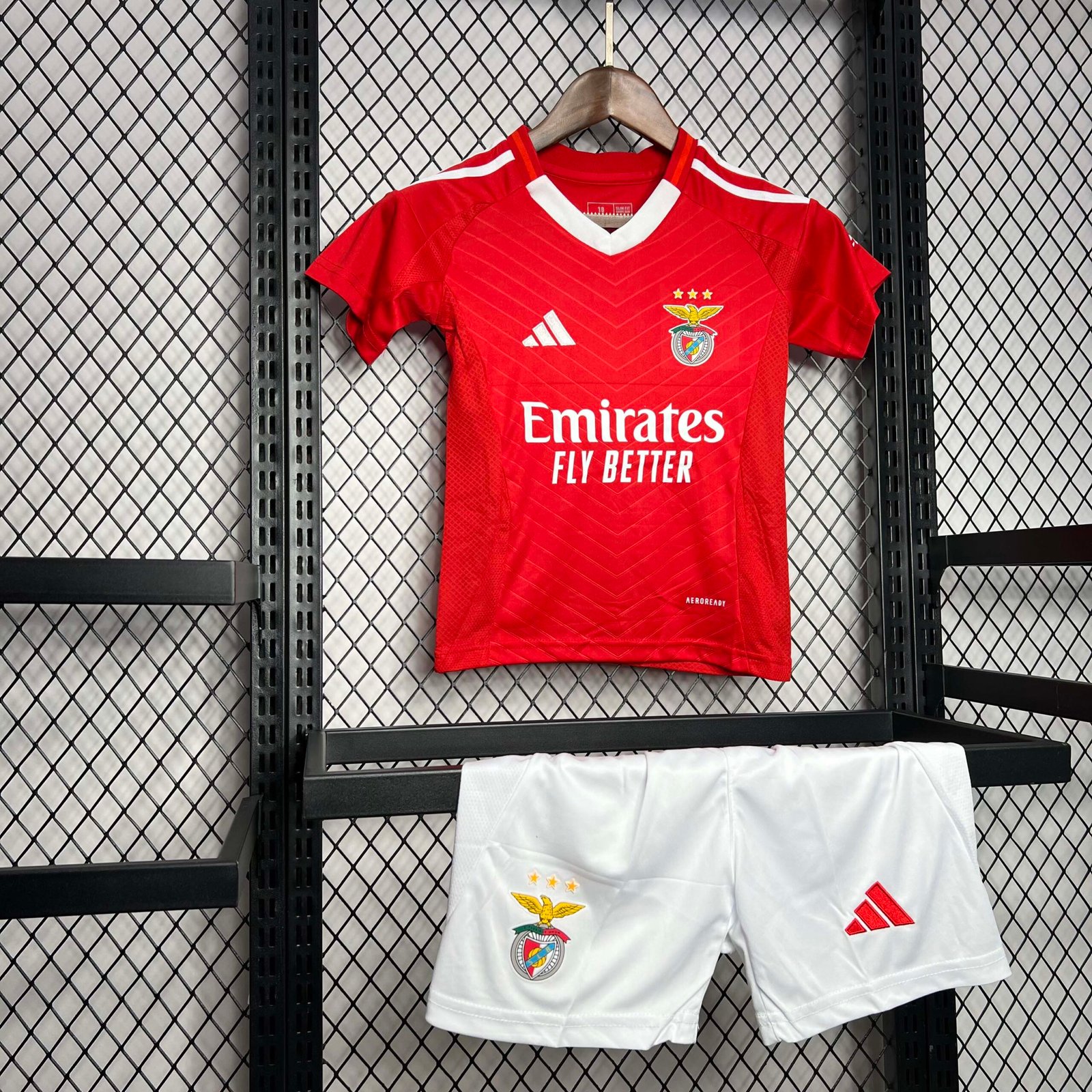 81e3ad910b8bd57d1f74eebe85bde78e 2024-2025 KIDS Benfica Home Football Shirt 1:1 Thai Quality - Image 3
