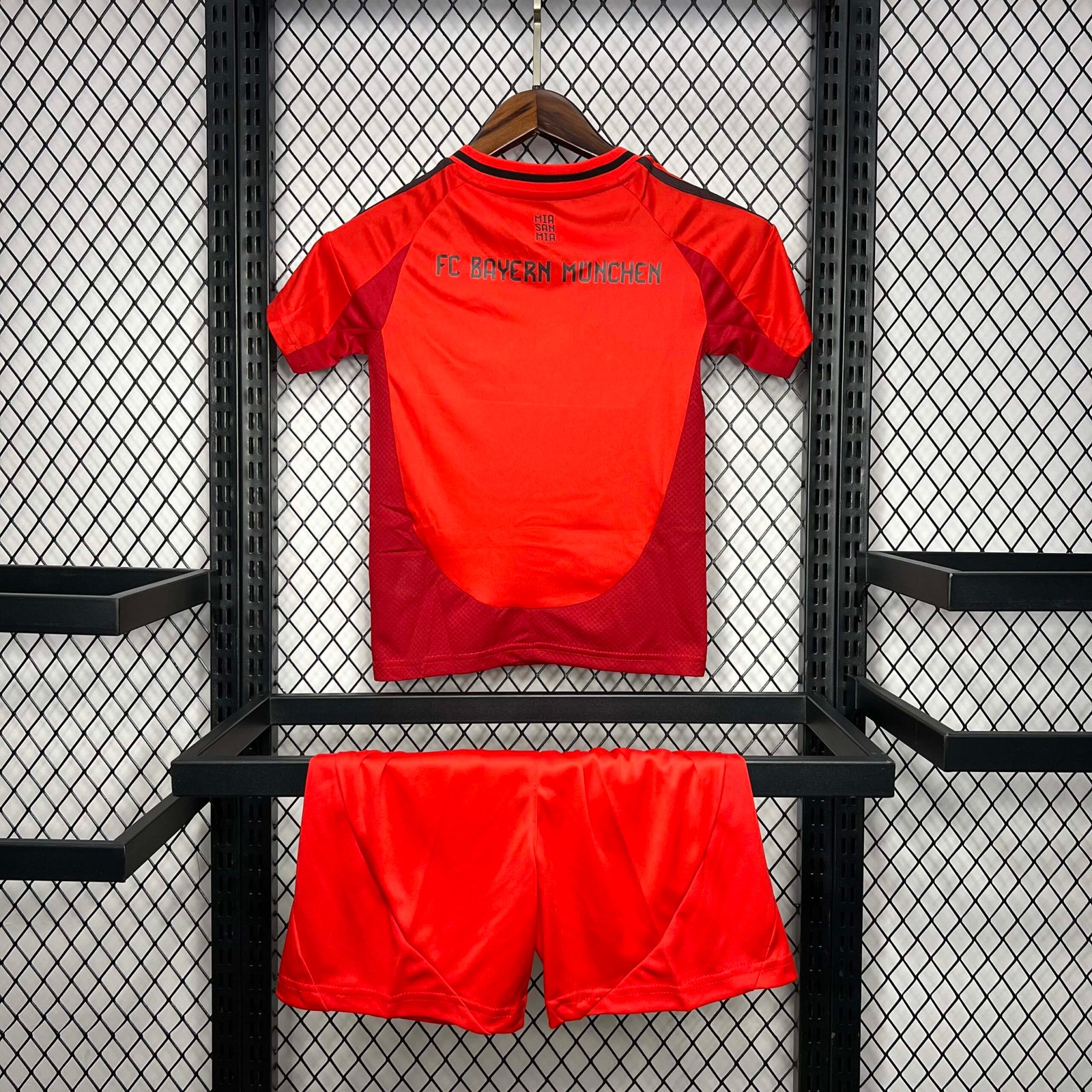 a23a394c9ec29b6b7f7205f093d34f96 2024-2025 KIDS Bayern Munich Home Football Shirt 1:1 Thai Quality - Image 2