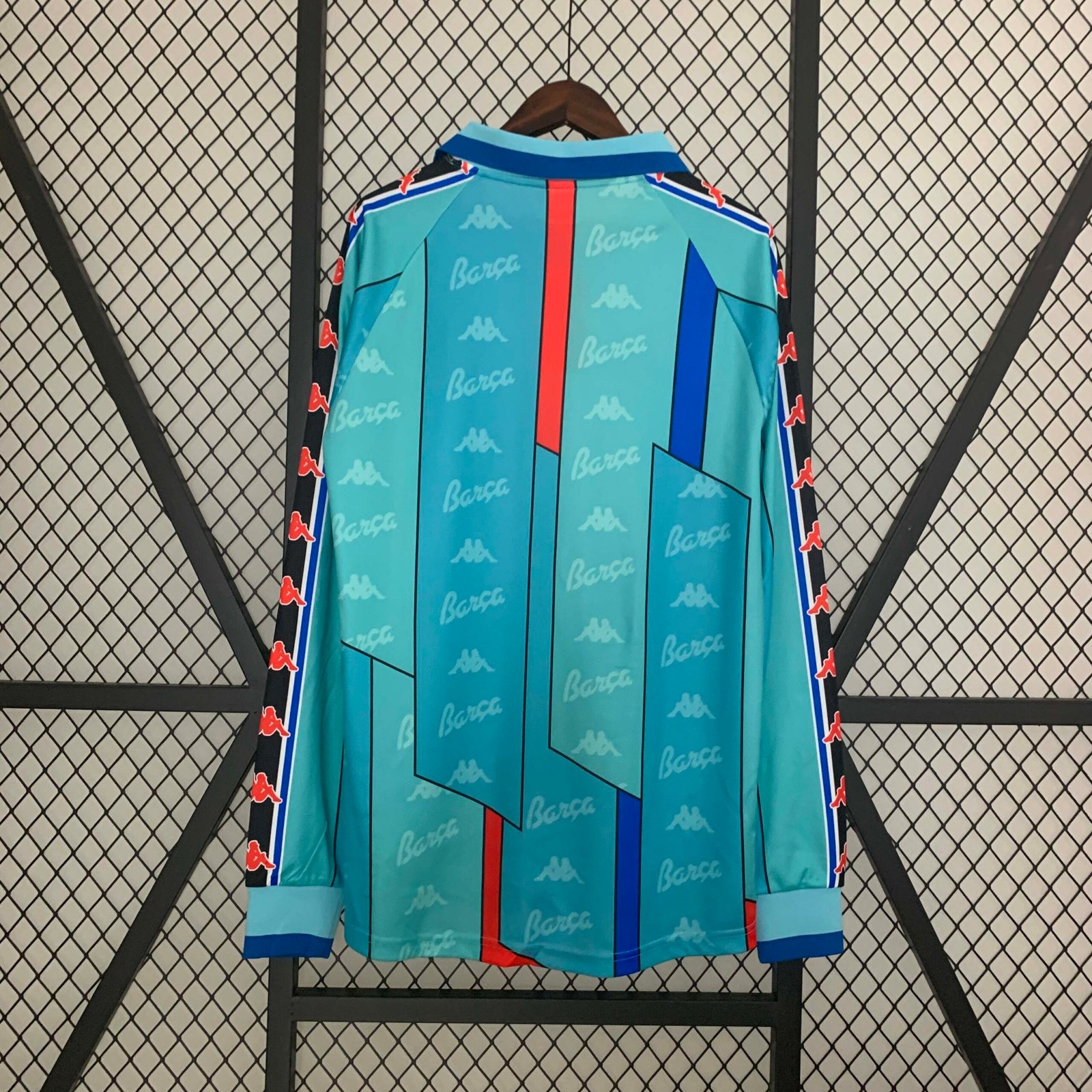 e33e1dae378148c571ce911235b5a6d4 1995-1997 Retro Long Sleeve Barcelona Away Football Shirt 1:1 Thai Quality - Image 2